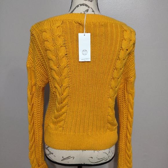 Sweater❗ sold ❗ - Picture 5 of 5